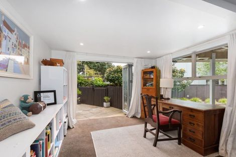 Photo of property in 15 Kowhai Street, Eastbourne, Lower Hutt, 5013