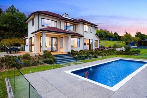 Photo of property in 10 Warman Road, Okura, Auckland, 0792