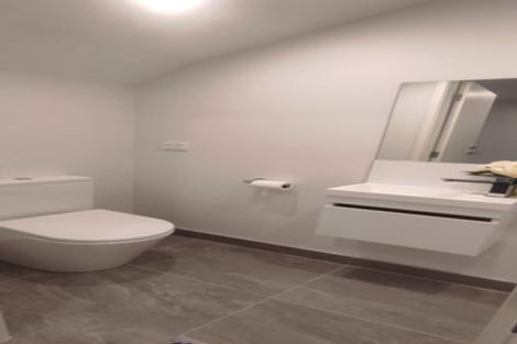 Photo of property in 3/47 Awaroa Road, Sunnyvale, Auckland, 0612