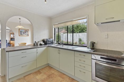 Photo of property in 2/28 Gills Avenue, Papakura, 2110