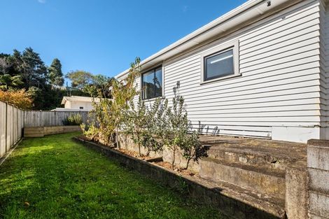 Photo of property in 3 Tupoki Street, Glen Avon, New Plymouth, 4312