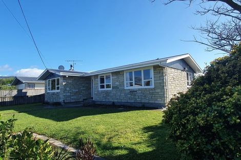 Photo of property in 1 Hardie Grove, Featherston, 5710