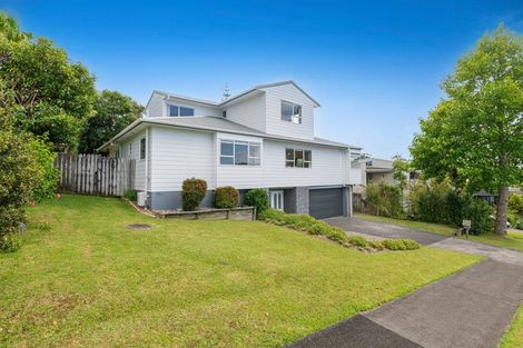 Photo of property in 8 Unsworth Drive, Unsworth Heights, Auckland, 0632