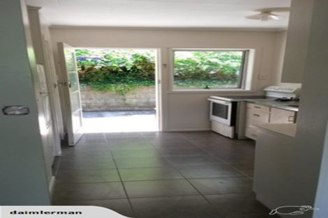 Photo of property in 25 Downe Street, New Plymouth, 4310