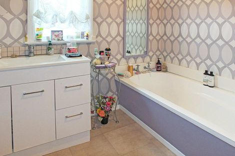 Photo of property in 18 Brown Terrace, Foxton Beach, Foxton, 4815