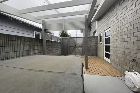 Photo of property in 10 Oriental Street, Welbourn, New Plymouth, 4312