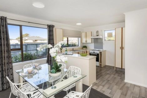 Photo of property in 11 Eglinton Street, Avondale, Christchurch, 8061