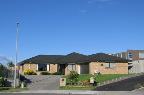 Photo of property in 12 Te Ropata Place, Waikanae Beach, Waikanae, 5036