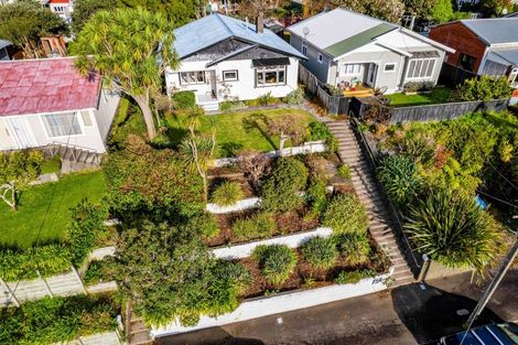 Photo of property in 19 Gaine Street, New Plymouth, 4310