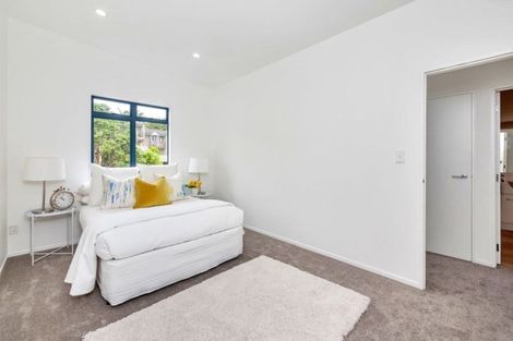 Photo of property in 2/12 Pannill Place, Oteha, Auckland, 0632
