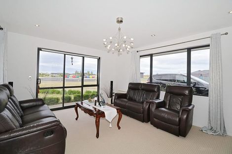 Photo of property in 28 Majestic Chance, Seaward Bush, Invercargill, 9812