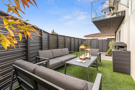 Photo of property in 2/70 Hinemoa Street, Birkenhead, Auckland, 0626