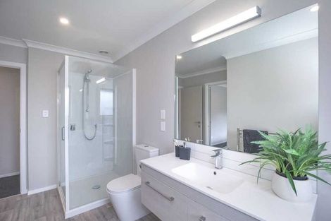 Photo of property in 50 Kings Drive, Levin, 5510