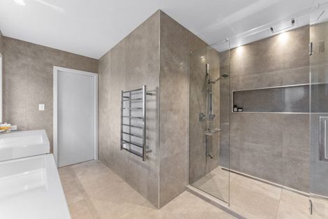 Photo of property in 10a Mackay Drive, Greenhithe, Auckland, 0632