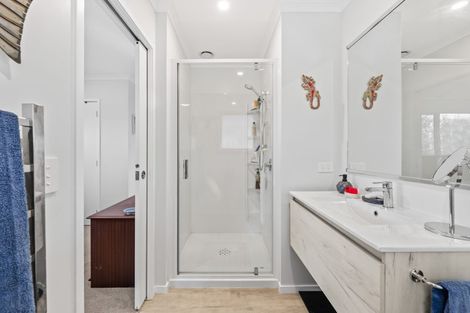 Photo of property in 3241 Paparoa-oakleigh Road, Paparoa, 0571