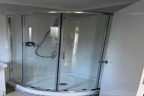 Photo of property in 41 Lavelle Road, Henderson, Auckland, 0612