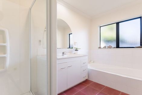 Photo of property in 42 Campion Road, Waikanae Beach, Waikanae, 5036
