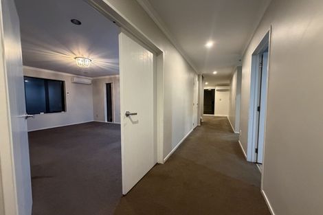 Photo of property in 43 Redoubt Road, Goodwood Heights, Auckland, 2105