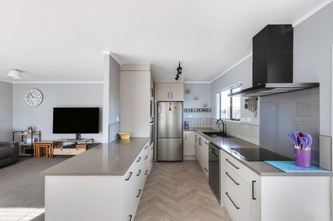 Photo of property in 25 Aaron Place, Brookfield, Tauranga, 3110