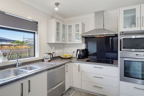 Photo of property in 5 Gilligan Close, College Estate, Whanganui, 4500