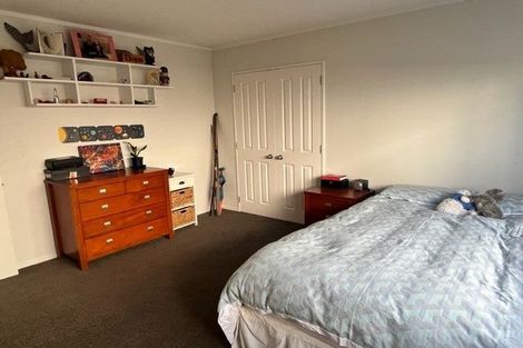 Photo of property in 9 Bradbury Road, Botany Downs, Auckland, 2010
