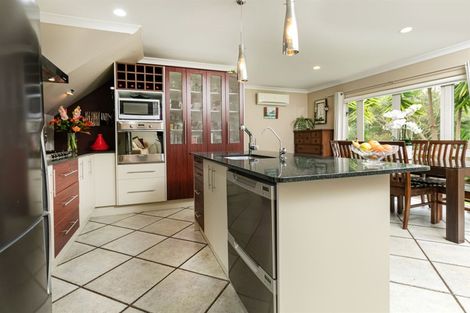 Photo of property in 28 Admirals Court Drive, Greenhithe, Auckland, 0632