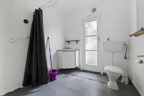 Photo of property in 51 Kawaha Point Road, Fairy Springs, Rotorua, 3015