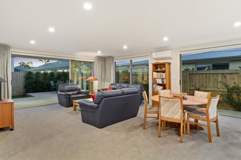 Photo of property in 16 Cassinia Close, Papamoa Beach, Papamoa, 3118