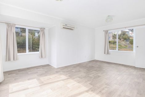 Photo of property in 1a-b Devon Place, Cannons Creek, Porirua, 5024