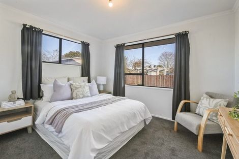 Photo of property in 16 Dunbarton Street, Redwood, Christchurch, 8051