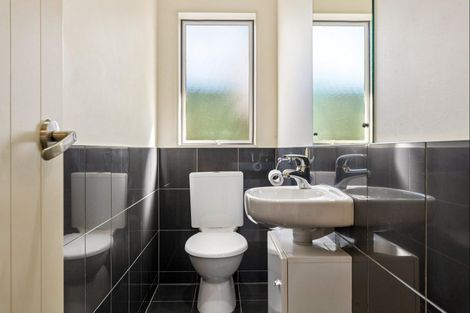 Photo of property in 14 Monash Place, Flat Bush, Auckland, 2016