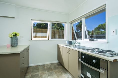 Photo of property in 1/9 Brunton Place, Glenfield, Auckland, 0629