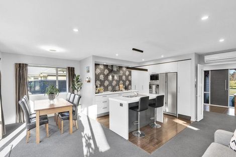 Photo of property in 14 Bernice Crescent, Yaldhurst, Christchurch, 8042
