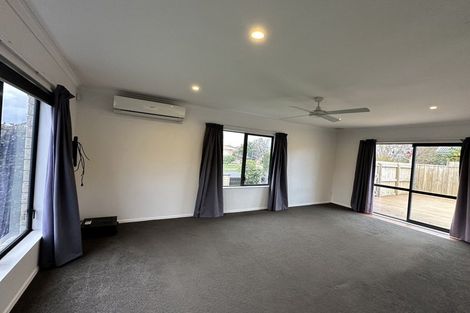 Photo of property in 10 Cairns Crescent, Rototuna, Hamilton, 3210