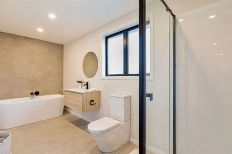 Photo of property in 52b Waipani Road, Te Atatu Peninsula, Auckland, 0610