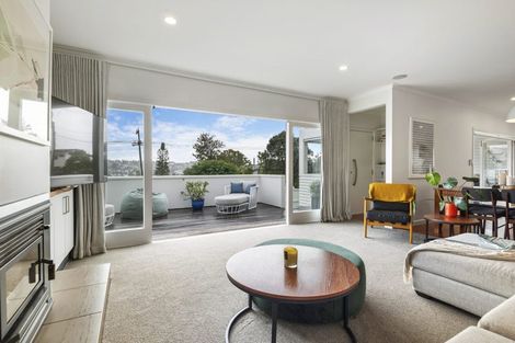 Photo of property in 6 Manuwai Road, Torbay, Auckland, 0630