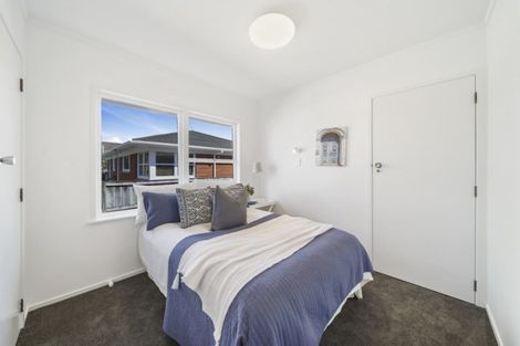 Photo of property in 2/22 Pooley Street, Pakuranga Heights, Auckland, 2010