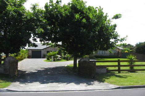 Photo of property in 65 Sunny Crescent, Huapai, Kumeu, 0810