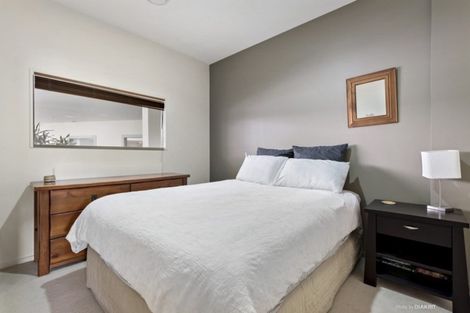 Photo of property in Stadium Garden Flats, 304/107 Thorndon Quay, Pipitea, Wellington, 6011