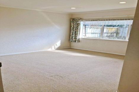 Photo of property in 43 Carisbrook Crescent, Papakura, 2110