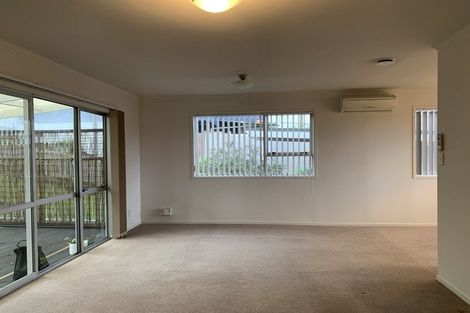 Photo of property in 12 Oreil Avenue, West Harbour, Auckland, 0618
