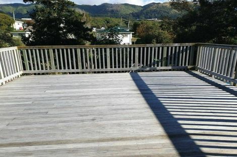 Photo of property in 17 Bell Street, Tawa, Wellington, 5028