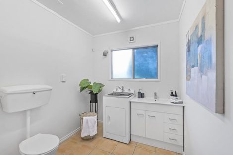 Photo of property in 2/10 Pierce Road, Milford, Auckland, 0620