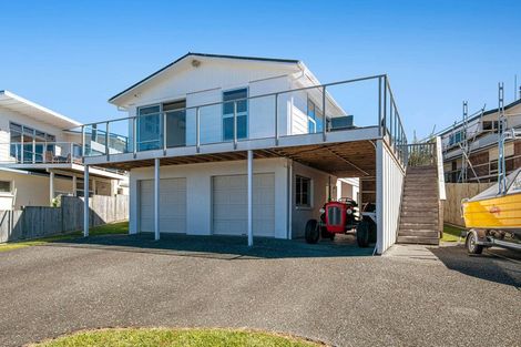 Photo of property in 4 Ngatira Place, Snells Beach, 0920