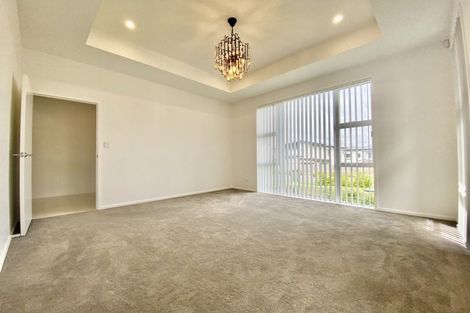 Photo of property in 71 Hayfield Way, Karaka, Papakura, 2113