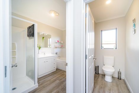 Photo of property in 14 Daniel Place, Kelvin Grove, Palmerston North, 4414