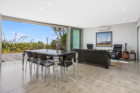 Photo of property in 31 Field Way, Waikanae Beach, Waikanae, 5036