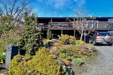 Photo of property in 7 Argyle Place, Arrowtown, 9302