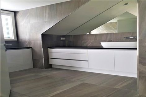 Photo of property in 480a Beach Road, Murrays Bay, Auckland, 0630