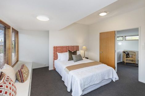 Photo of property in 16 Kent Lodge Avenue, Avonhead, Christchurch, 8042